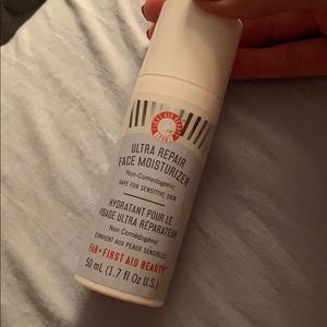 Ultra repair moisturizer: First Aid Beauty